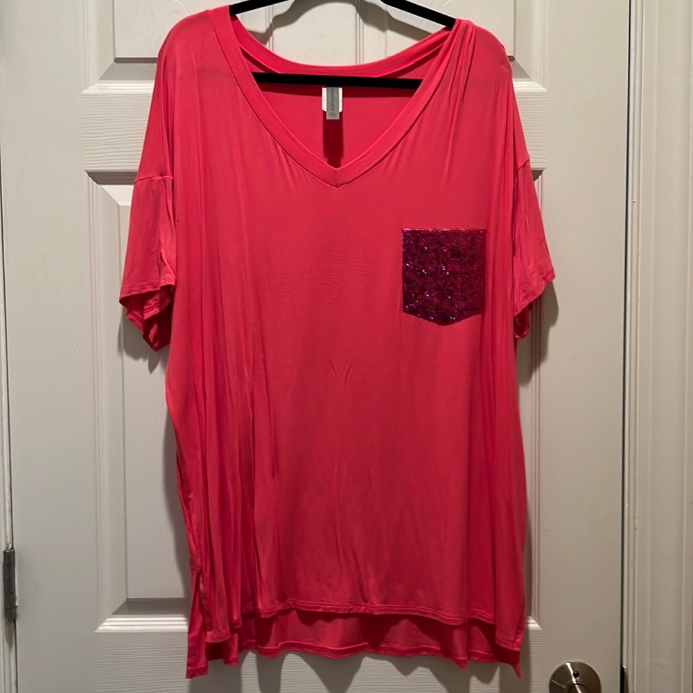 Women’s pink boutique top